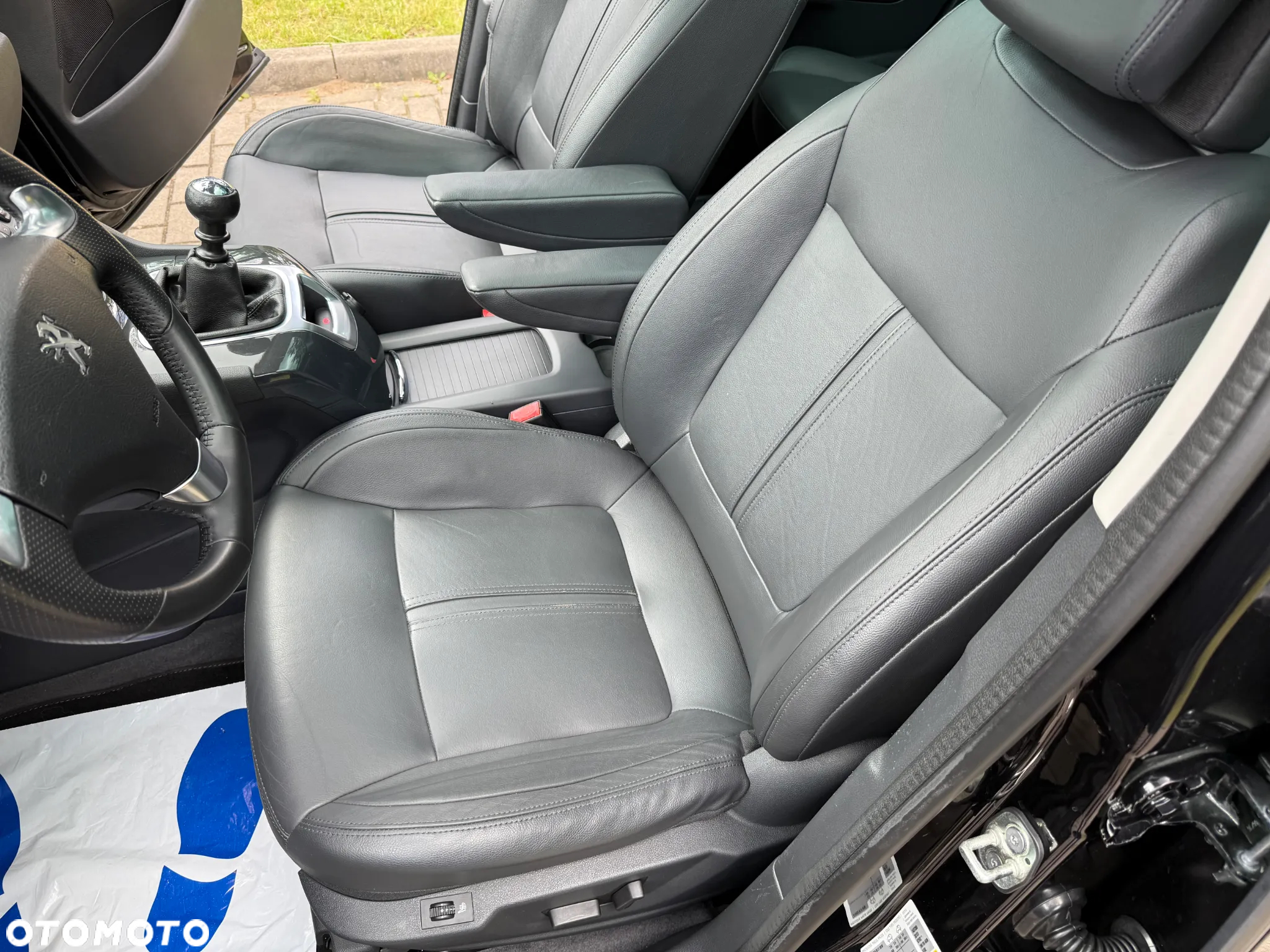 Peugeot 5008 BlueHDI 150 Active Business-Paket - 23