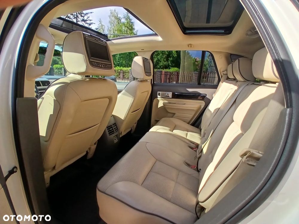 Lincoln MKX - 10