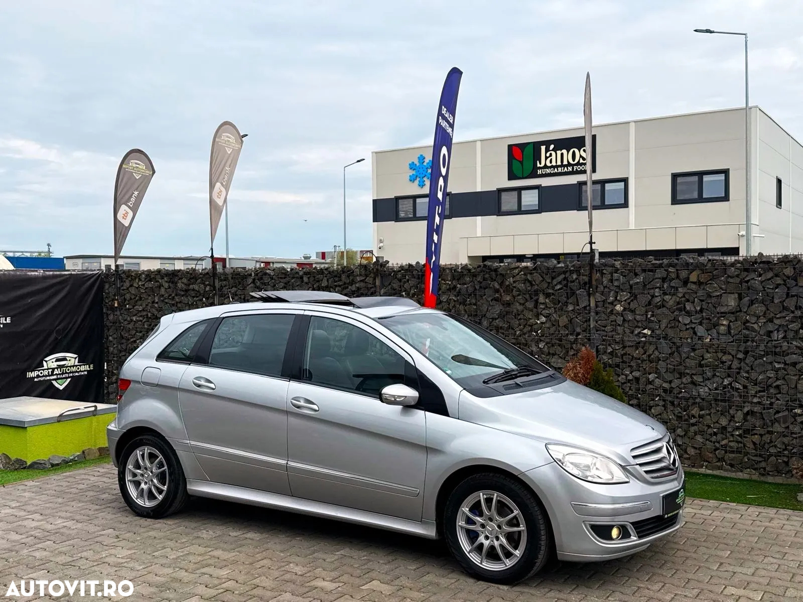 Mercedes-Benz B - 10
