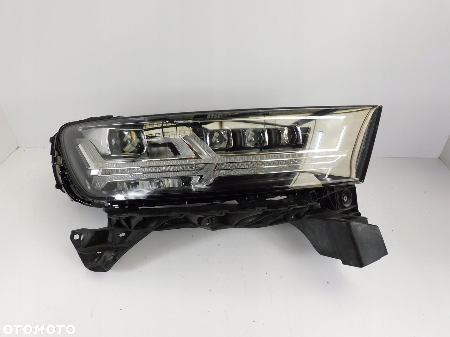 AUDI Q7 4M LAMPA PRAWA MATRIX 4M0941036C 4M0941784C ŚLIZG WIĄZKA - 7