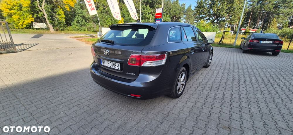Toyota Avensis - 4