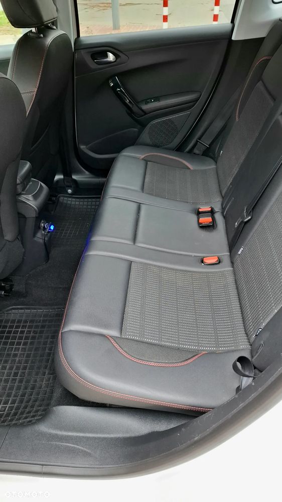 Peugeot 2008 BlueHDi FAP 120 STOP & START GT-Line Edition - 10