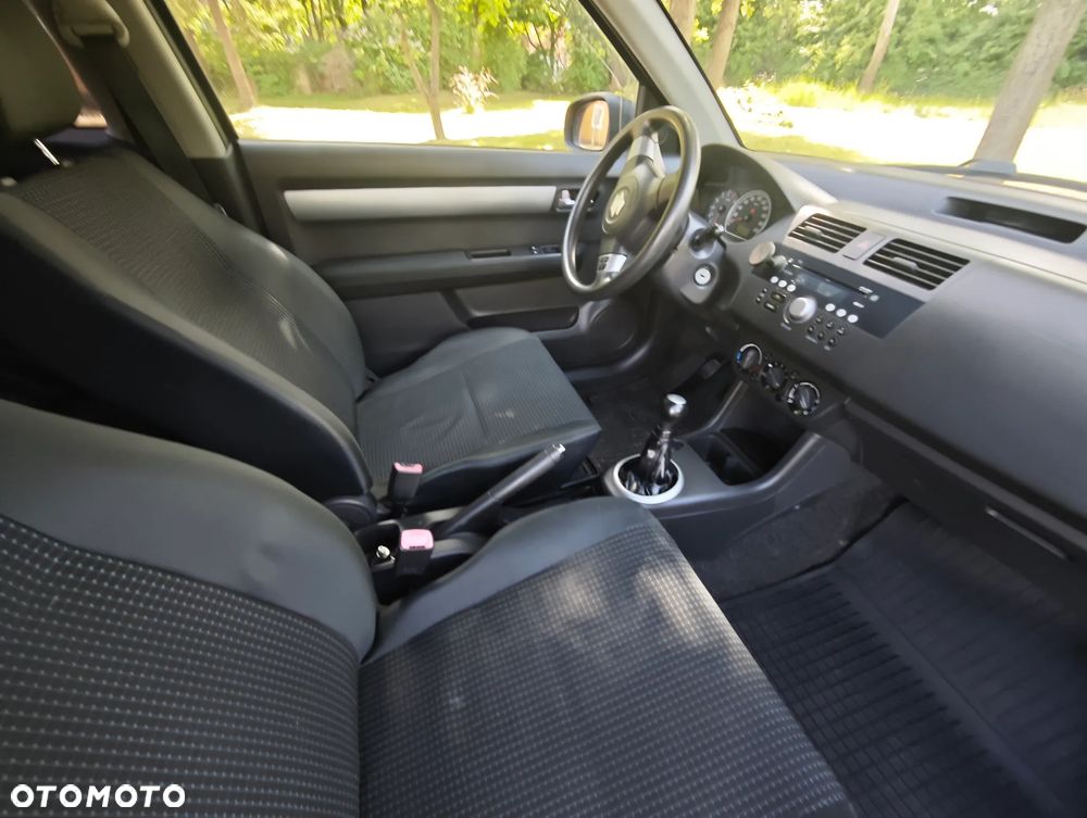 Suzuki Swift 1.5 GS - 32