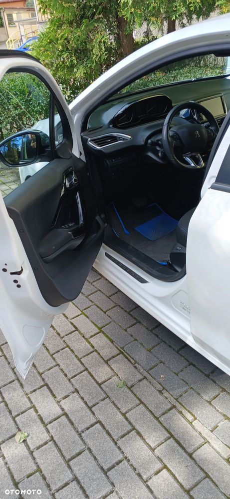 Peugeot 208 1.2 PureTech GPF Signature S&S EAT6 - 35