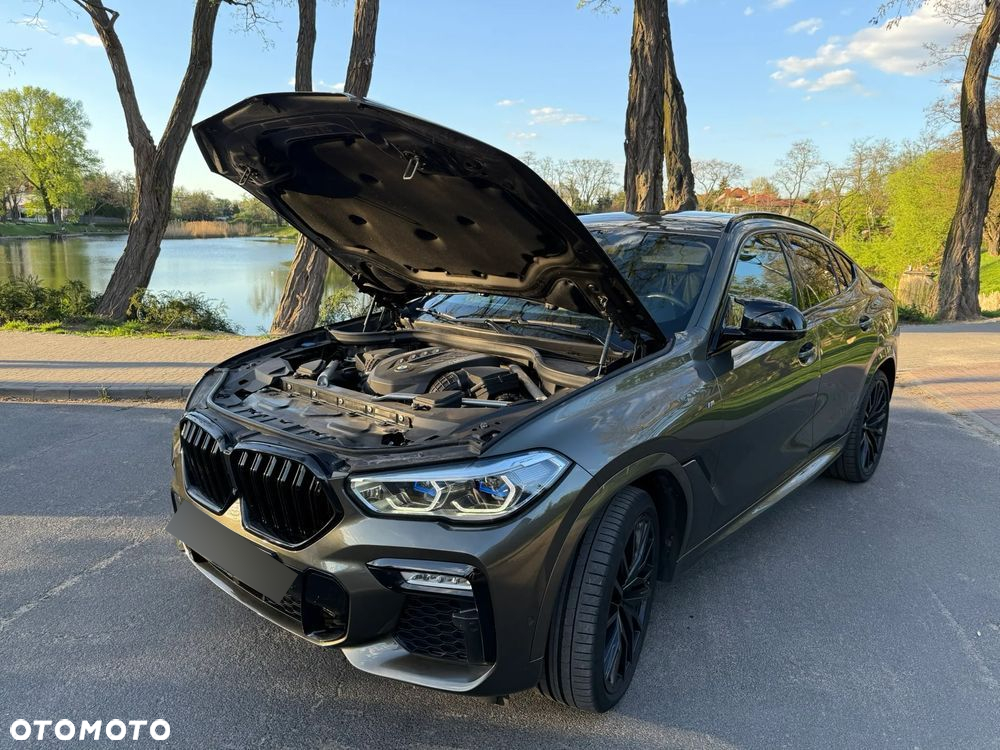 BMW X6 M50i - 12