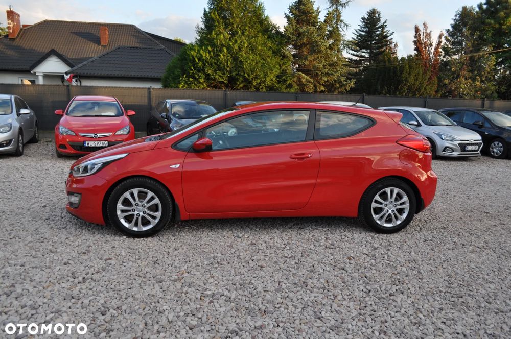 Kia ProCeed - 12