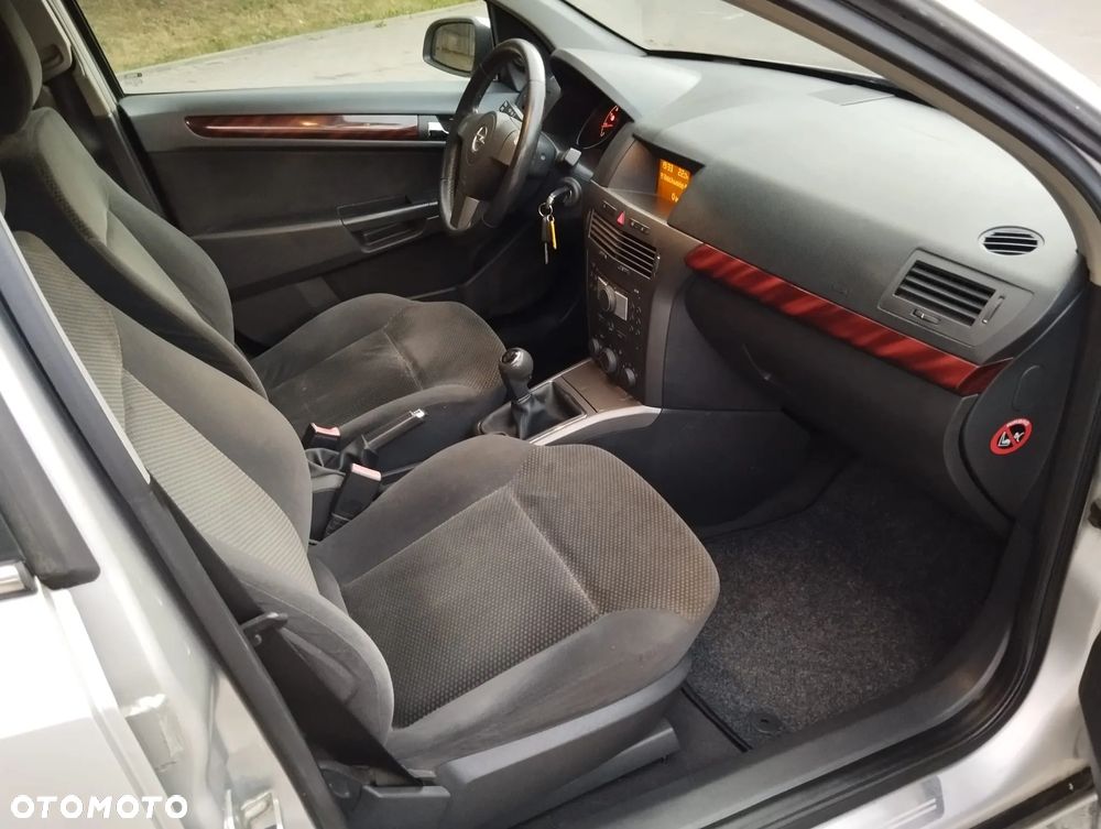 Opel Astra 1.8 Caravan - 8