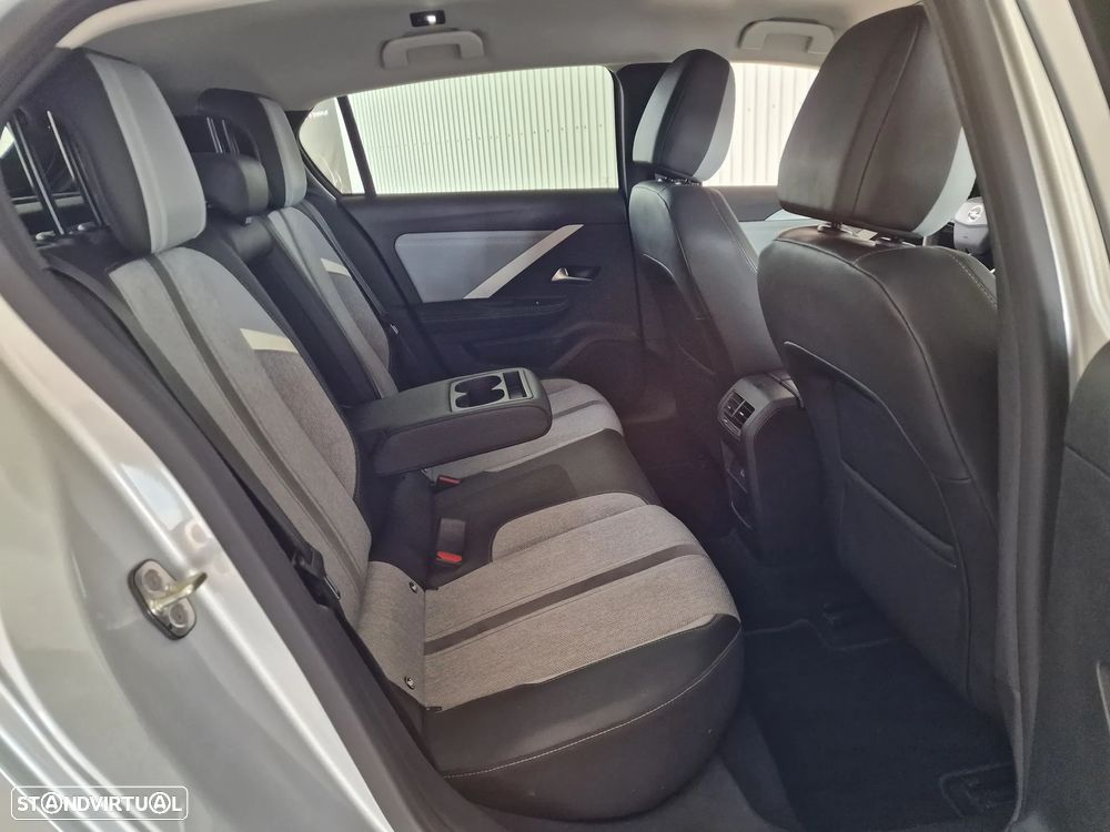 Opel Astra 1.5 D Elegance - 18