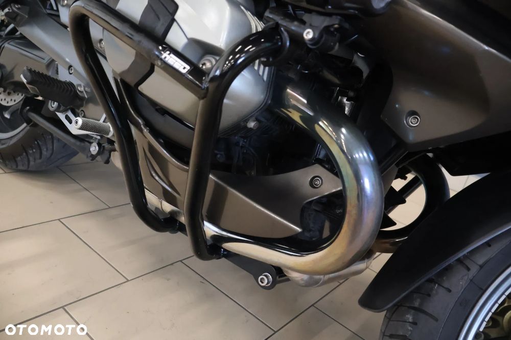 BMW R - 12