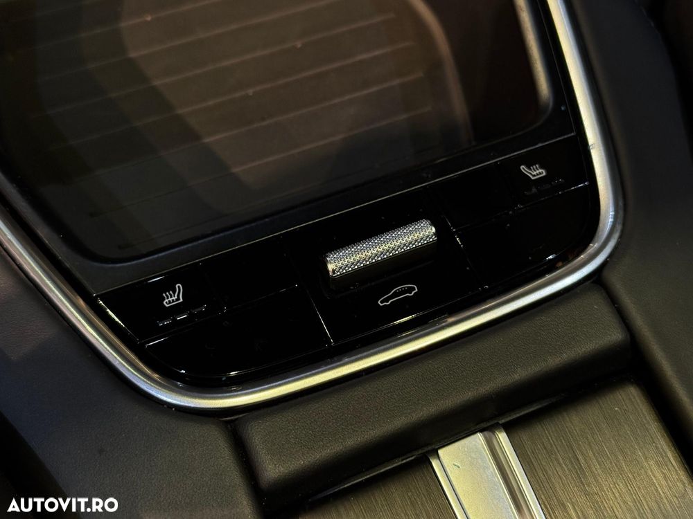 Porsche Panamera 4 - 24