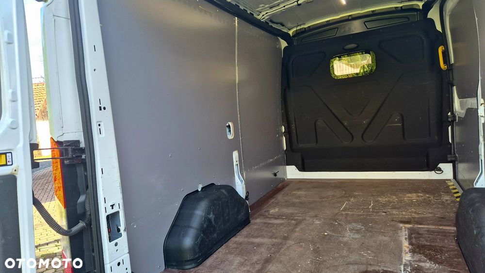 Ford Transit - 13