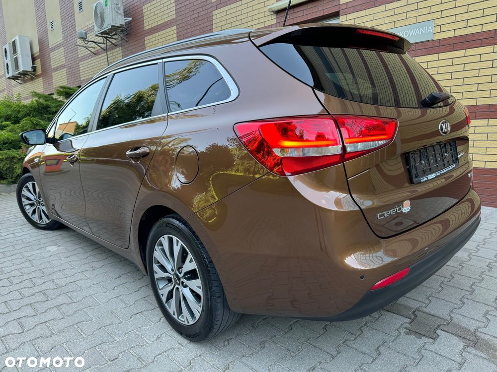Kia Ceed 1.6 CRDi 136 ISG Dream-Team Edition - 15