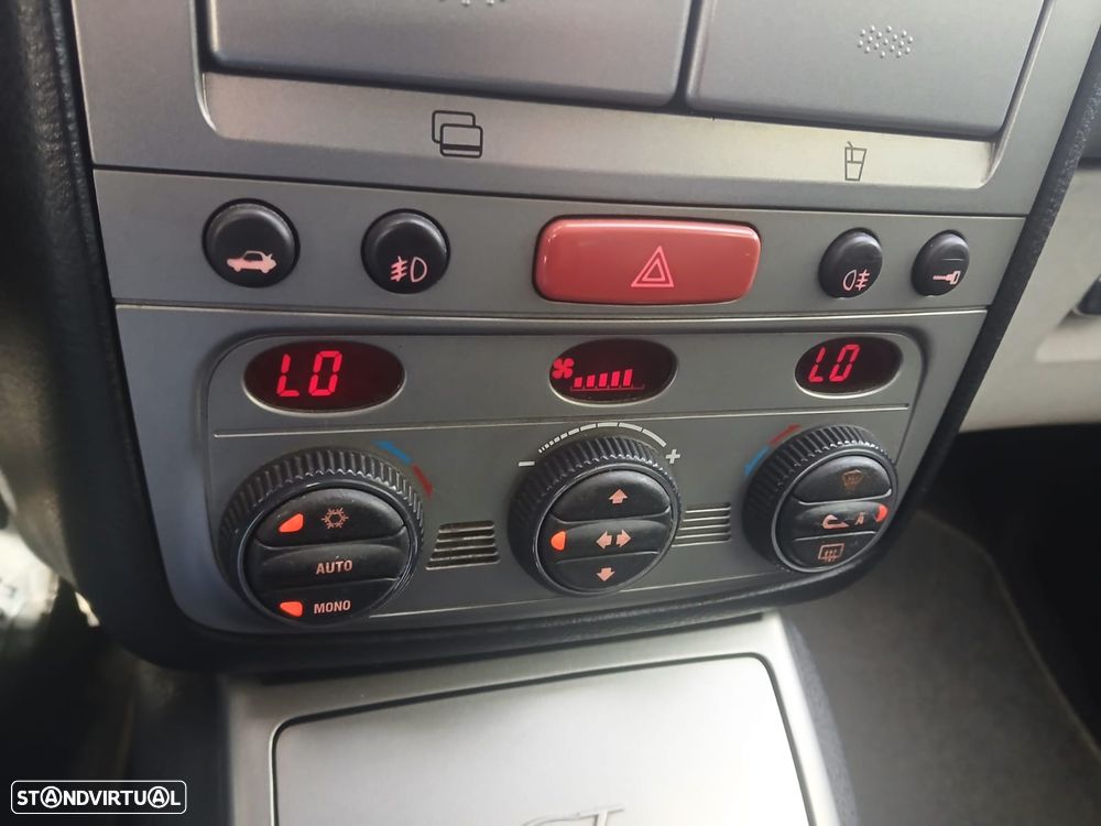 Alfa Romeo GT 1.9 JTD M-JET - 15