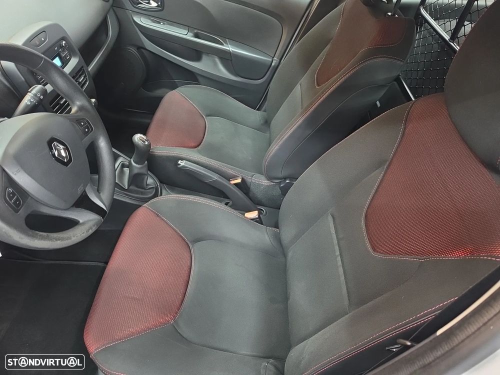 Renault CLIO - 10