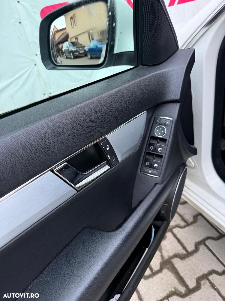 Mercedes-Benz C 200 Avantgarde Edition - 27