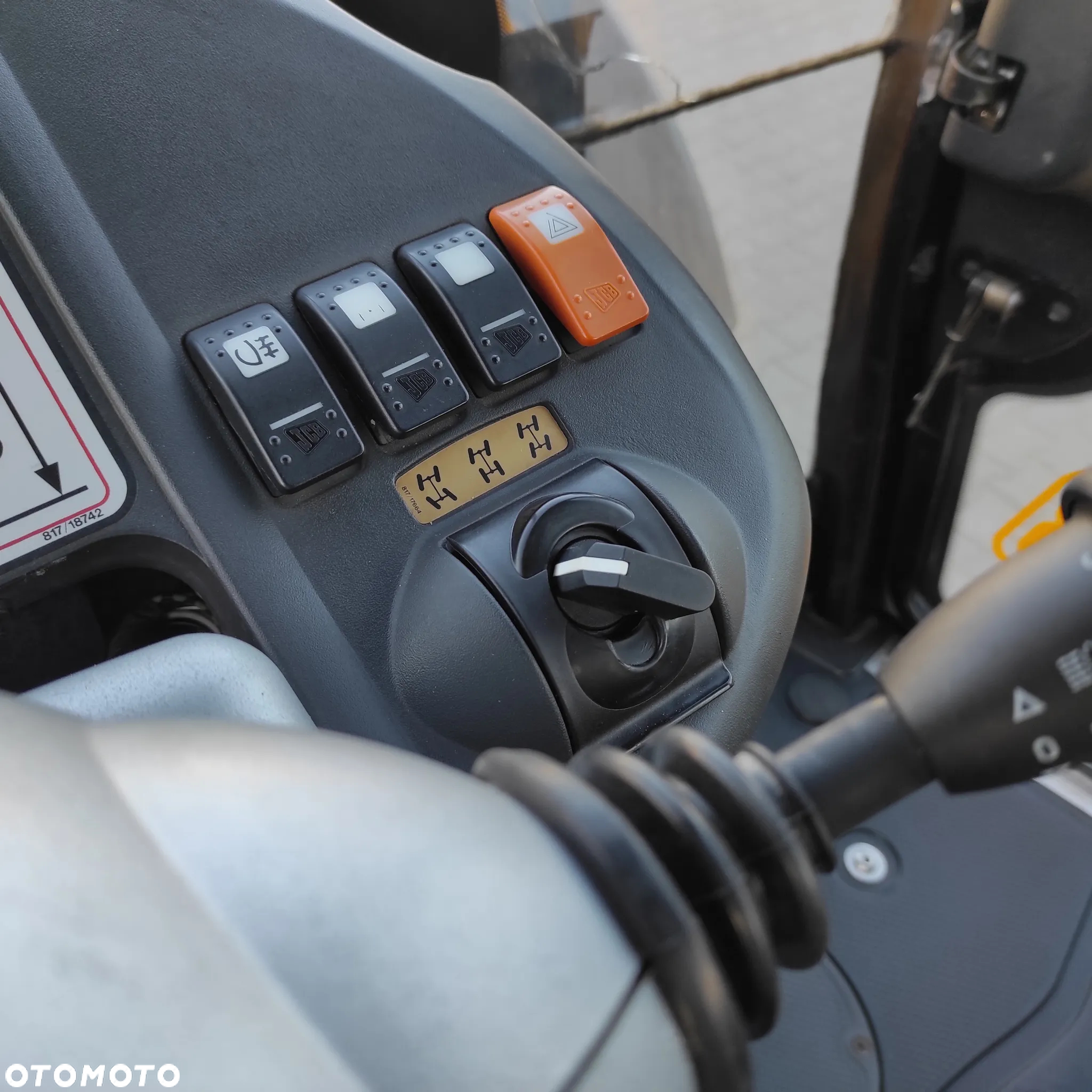 JCB 4CX Powershift Torquelock 2008 R Koparko Ładowarka JCB 4CX - 22