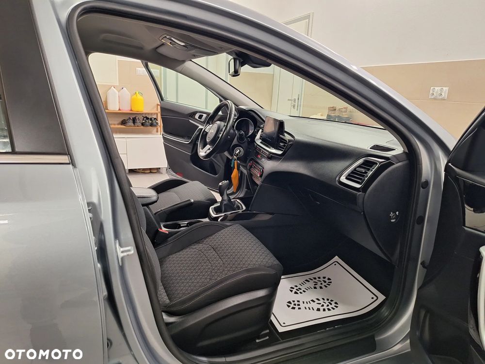 Kia Ceed 1.4 CVVT ISG Dream Team Edition - 26