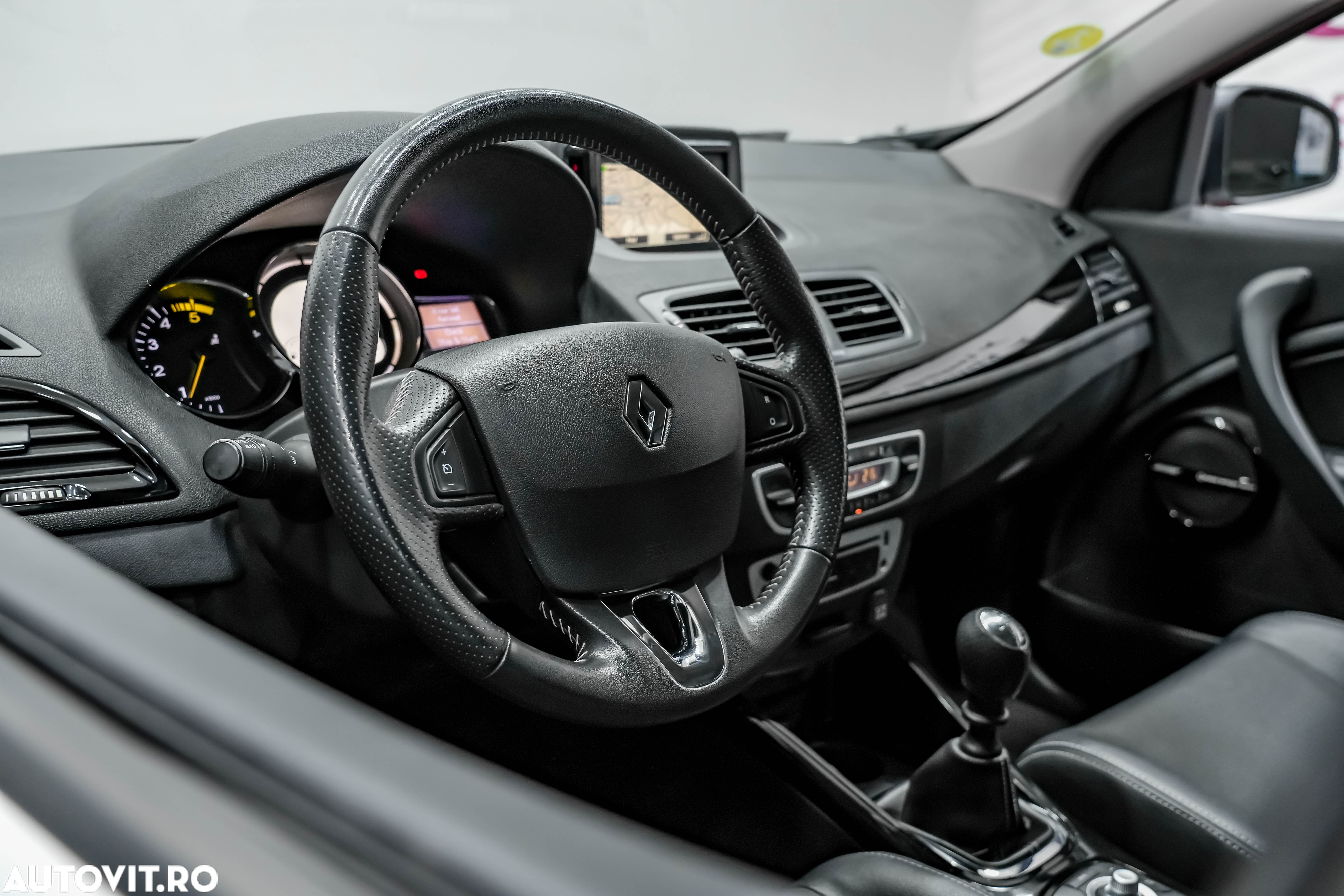 Renault Megane ENERGY dCi 110 Start & Stop Bose Edition - 6