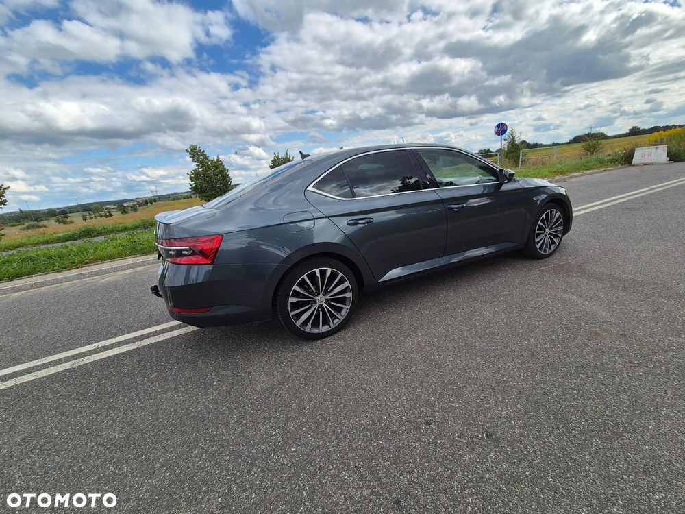 Skoda Superb 2.0 TDI SCR 4x4 Style DSG - 8