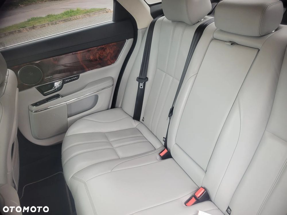 Jaguar XJ 3.0 V6 Kompressor AWD Premium Luxury - 18