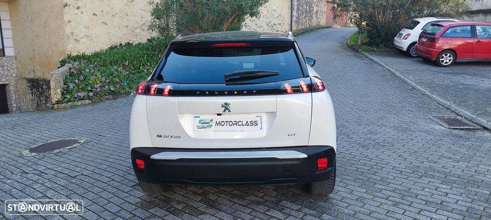 Peugeot e-2008 50 kWh GT - 6