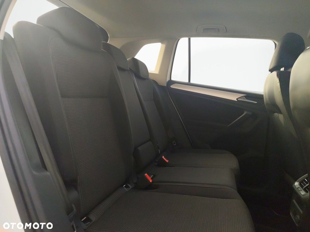 Volkswagen Tiguan - 17
