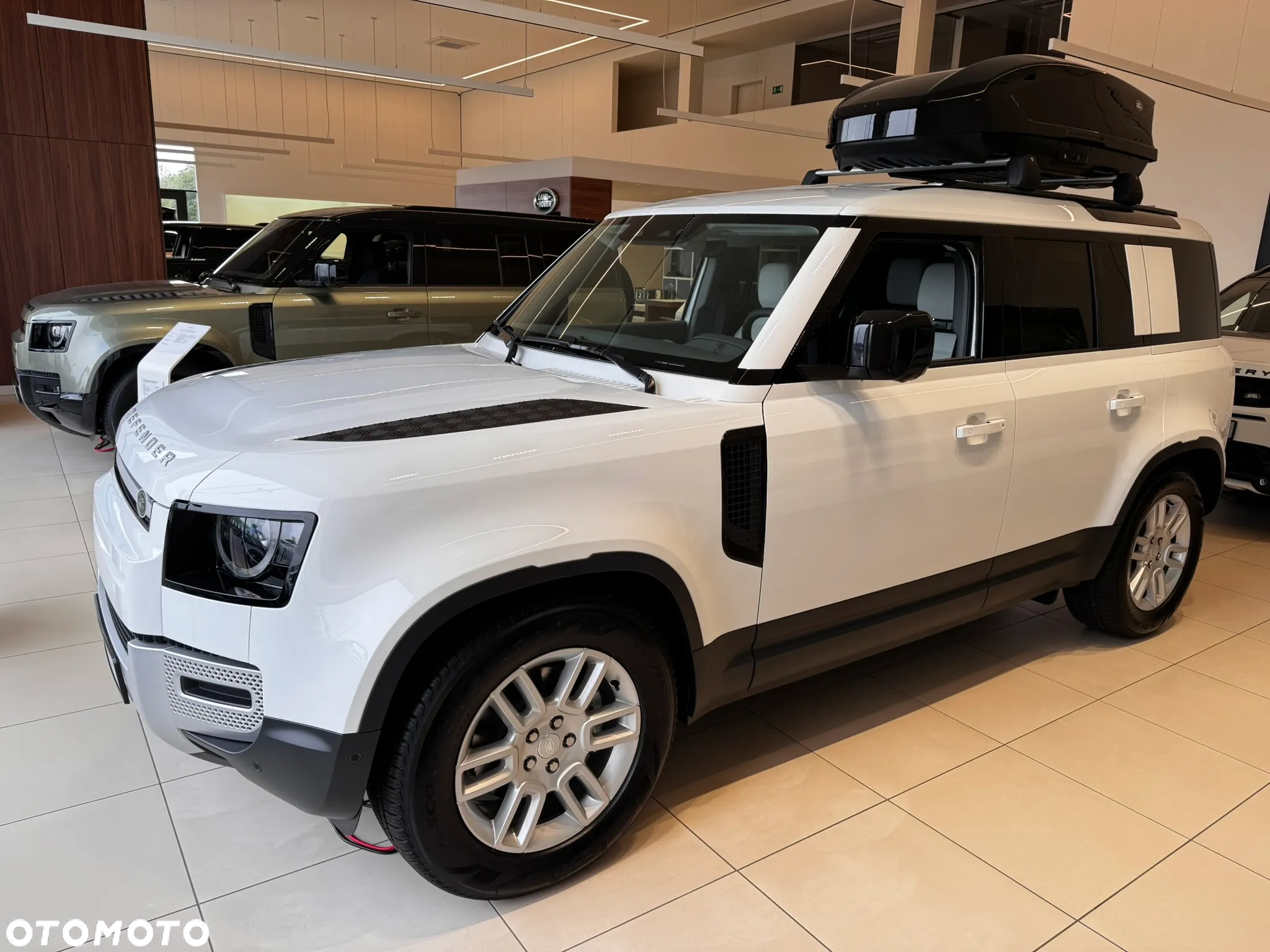 Land Rover Defender 110 2.0 D240 S - 3