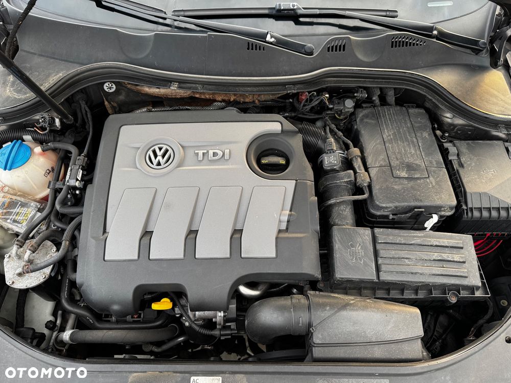 Volkswagen Passat 1.6 TDI Comfortline - 26