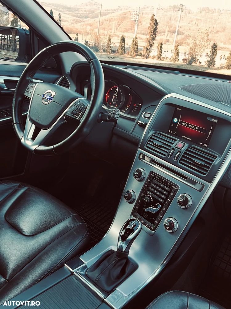 Volvo XC 60 D4 Momentum - 13