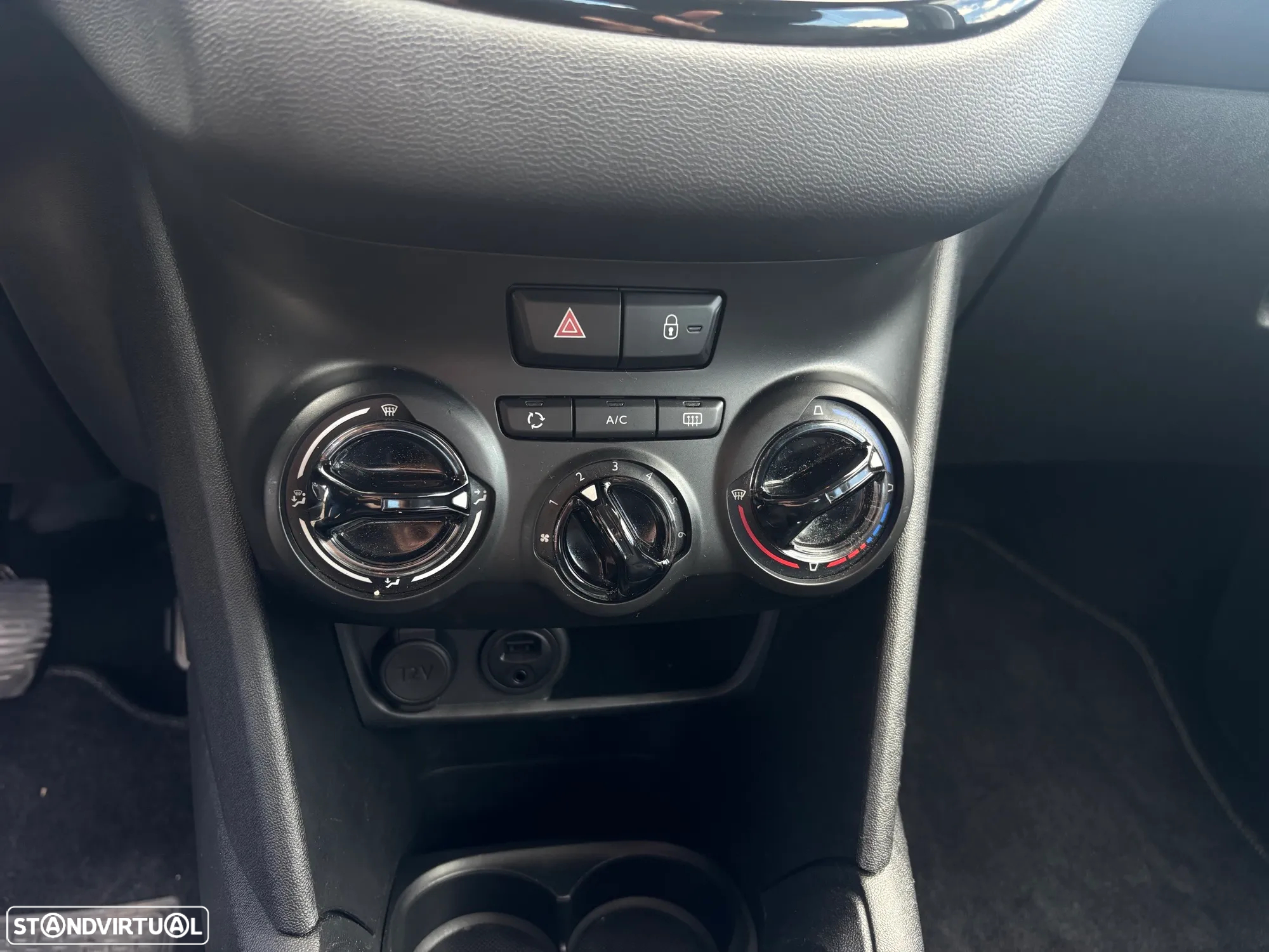 Peugeot 208 1.6 BlueHDi Active - 11