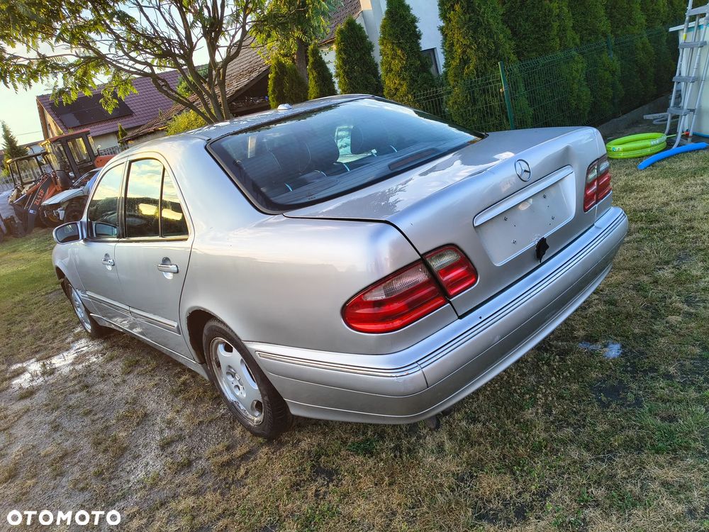 Mercedes-Benz Klasa E 280 4 Matic Elegance - 5