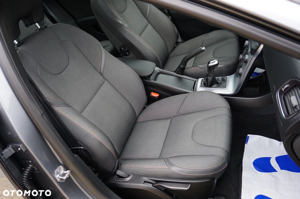 Volvo V40 Cross Country D2 Momentum - 21