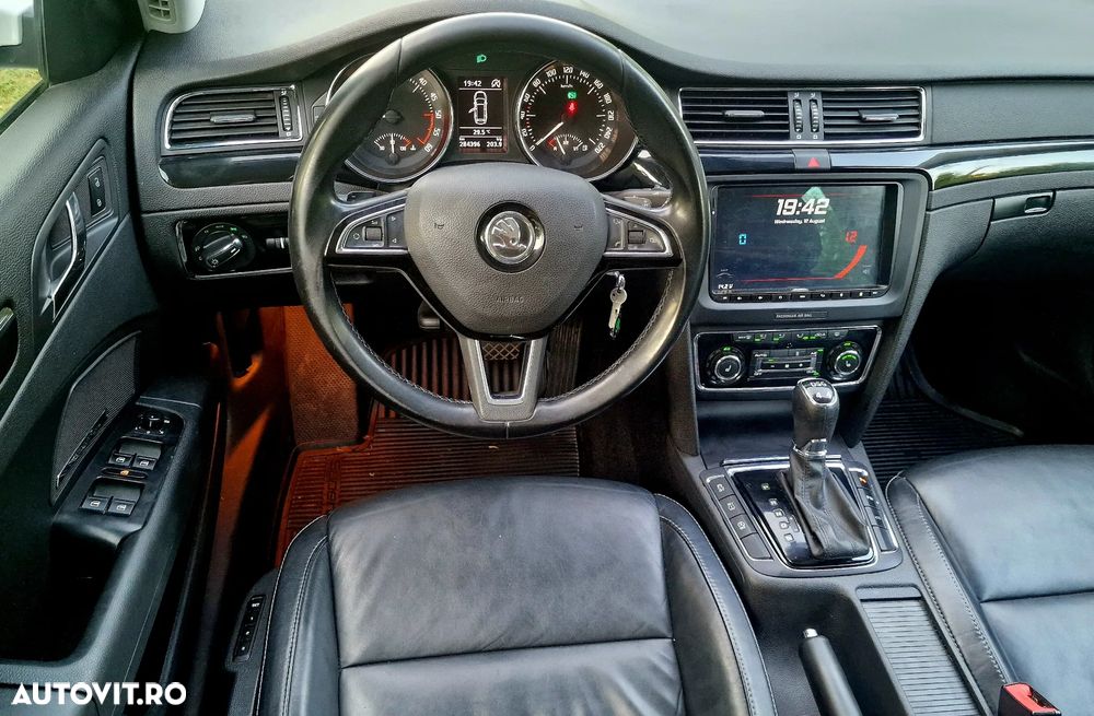 Skoda Superb 2.0 TDI Green tec 4x4 DSG Elegance - 39