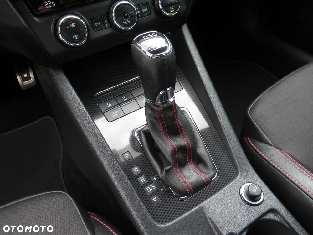 Skoda Octavia 2.0 TDI DSG RS - 35