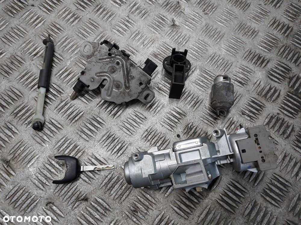 ZAMEK MASKI + STACYJKA + KLUCZYK FORD FOCUS MK2 3M51-3F880-AC - 3