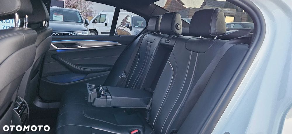 BMW Seria 5 530e iPerformance M Sport sport - 25