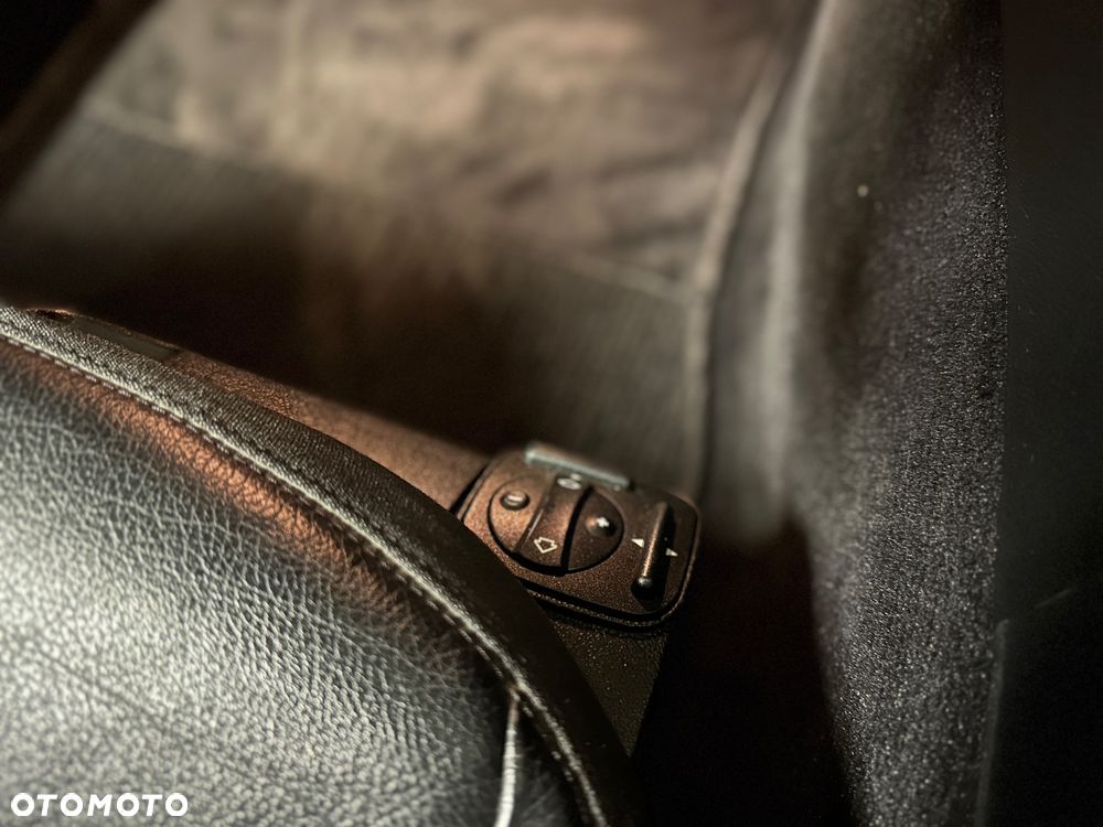 Mercedes-Benz Klasa E 350 4Matic Avantgarde Sport Edition - 19