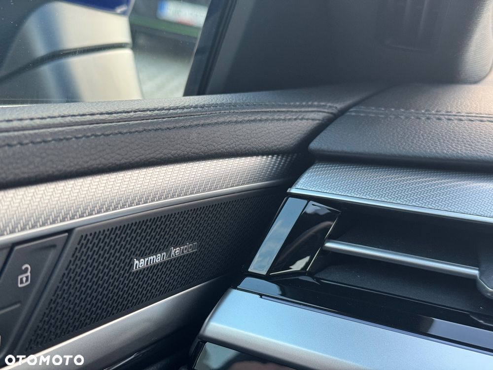 Volkswagen Arteon 2.0 TDI SCR 4Motion DSG R-Line - 29