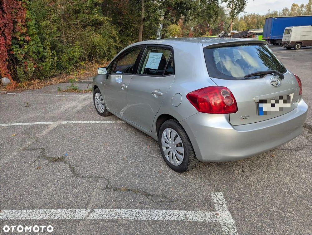 Toyota Auris 2.0 D-4D Luna - 2