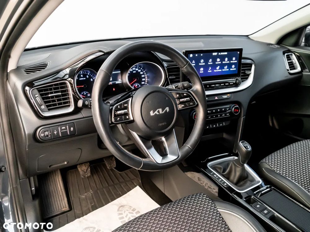 Kia Ceed 1.5 T-GDI Tribute - 23