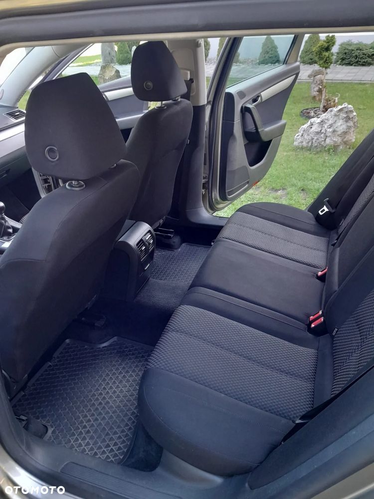Volkswagen Passat - 12