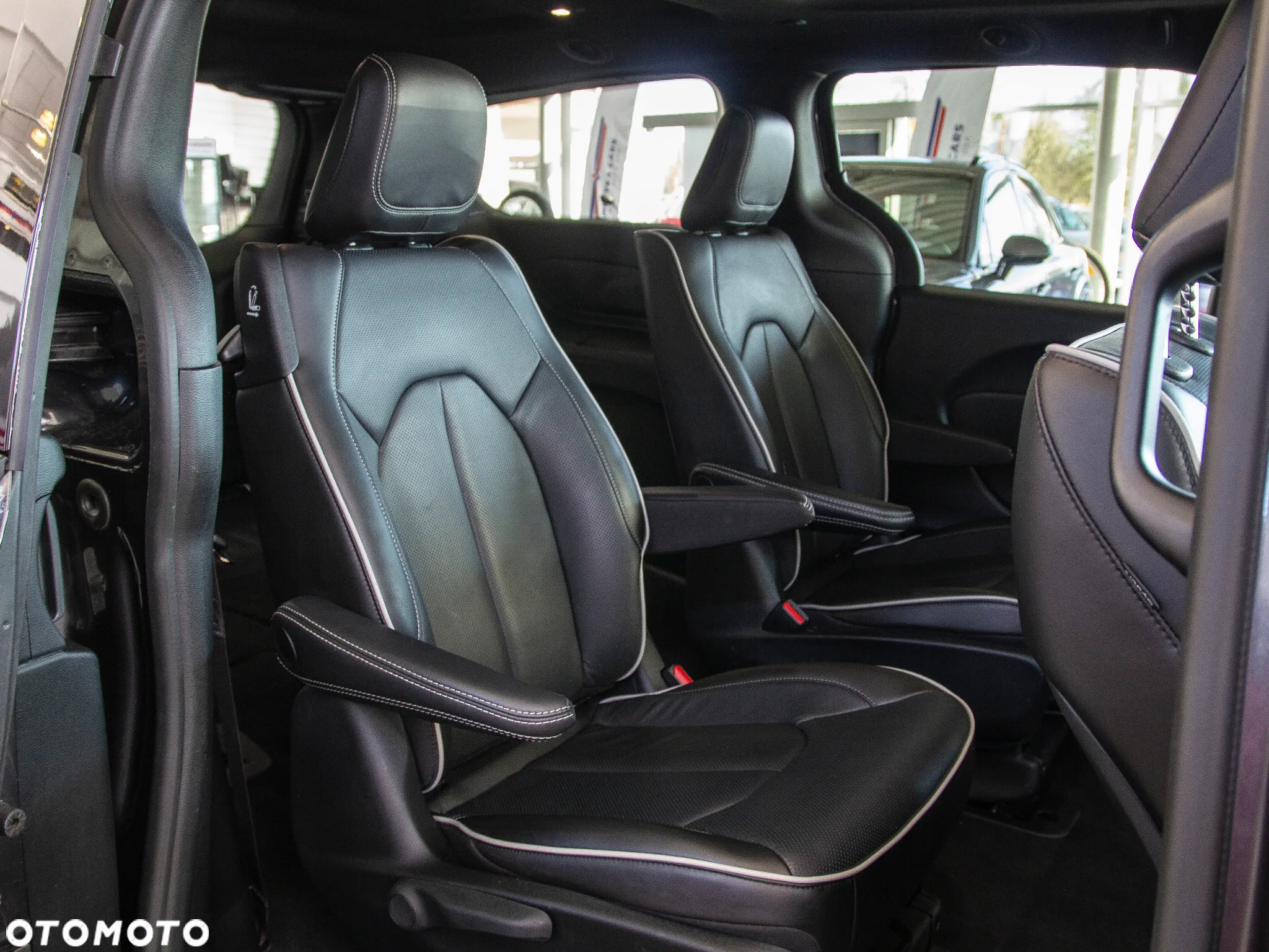 Chrysler Pacifica - 21