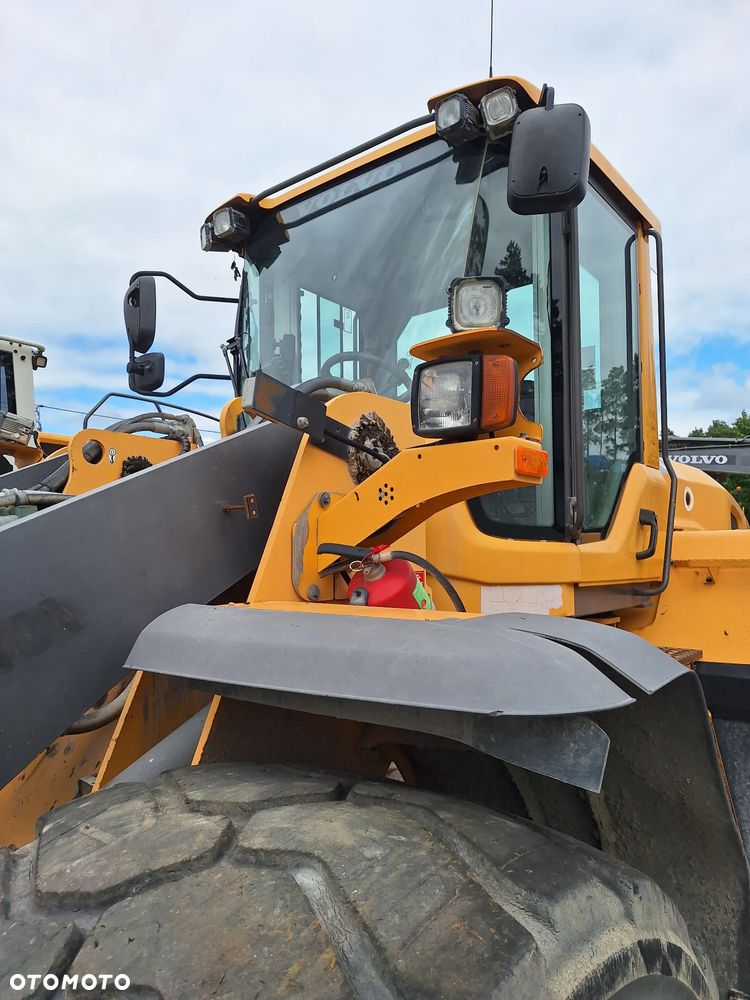 Volvo L120G - 9