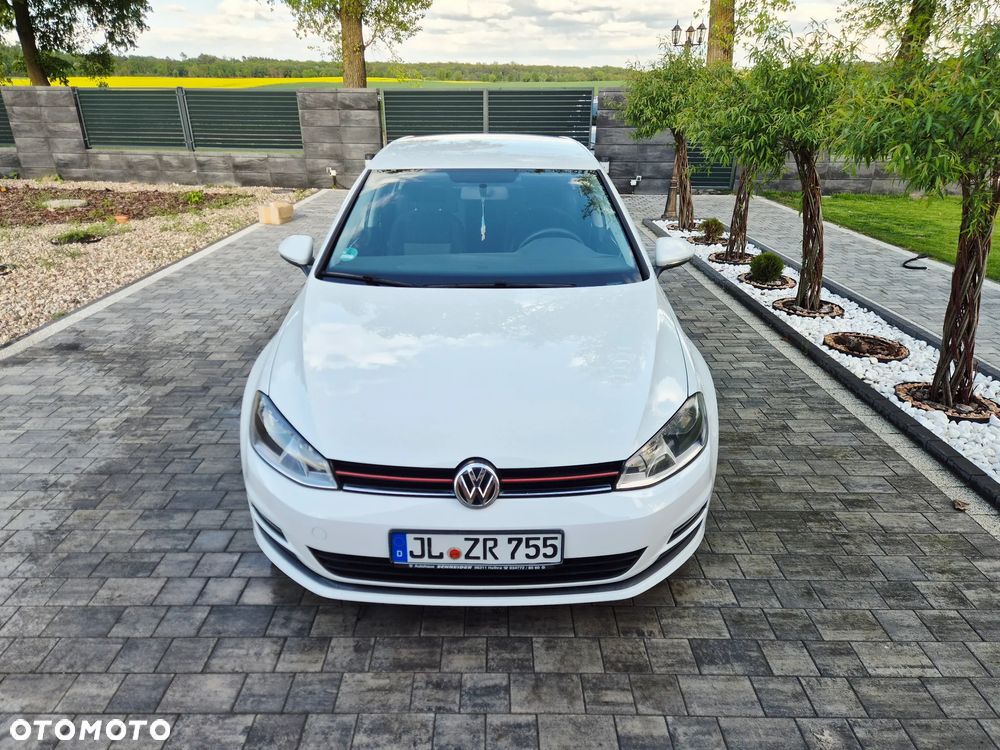 Volkswagen Golf - 10