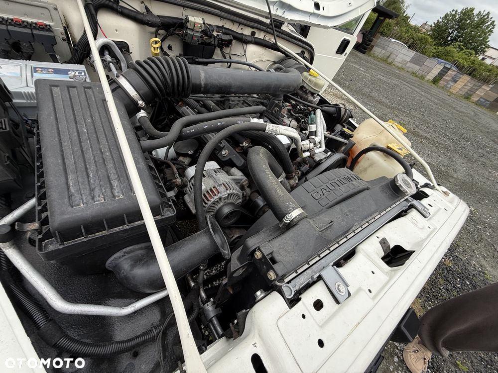 Jeep Wagoneer - 6