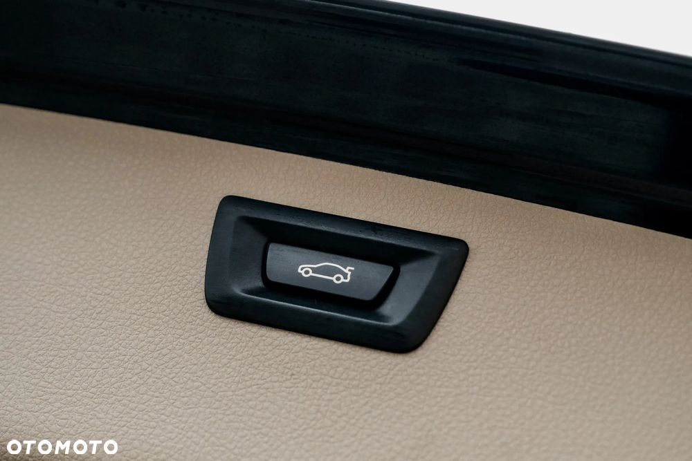 BMW Seria 3 318d Luxury Line - 35