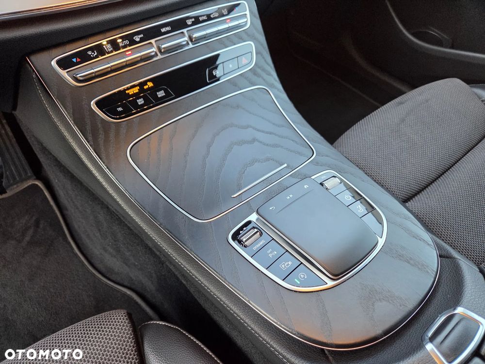 Mercedes-Benz Klasa E 220 d 9G-TRONIC AMG Line - 21