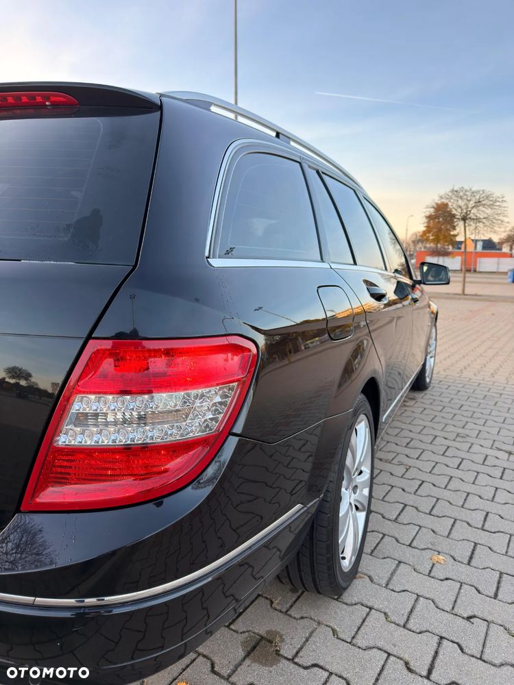 Mercedes-Benz Klasa C 220 CDI BlueEff Avantgarde - 17