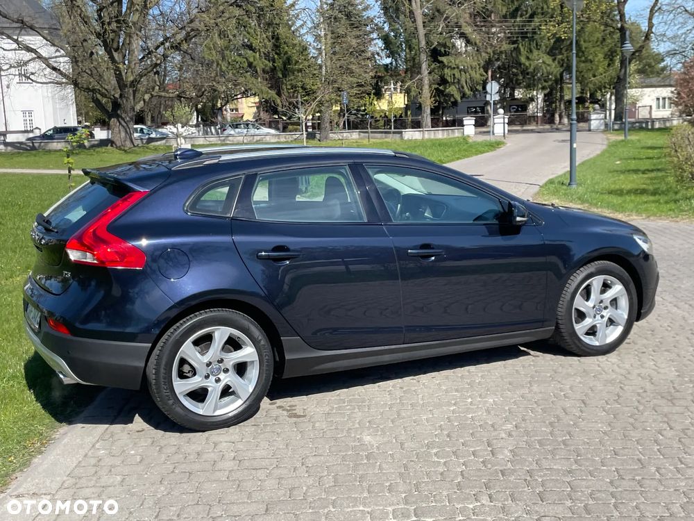 Volvo V40 Cross Country T3 Momentum - 4