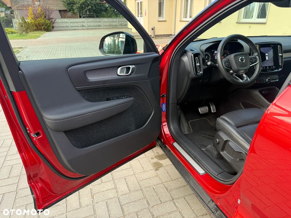 Volvo XC 40 B4 B AWD R-Design - 11